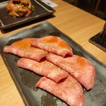 精肉卸問屋直営焼肉店 牛次郎 - 