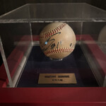 七輪焼肉 楽しいら - 松坂大輔のサイン入りボール