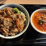 焼きたてのかるび - 料理写真:焼きたてのカルビ丼(大)、ユッケジャンスープ(小)セット