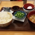 すき家 - 納豆朝食　とん汁変更 410円（280+100 +30円＜外税＞）