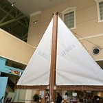 東京湾フェリー内　売店 - 店内には船の帆のような…