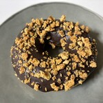 BAKERY K105 - ビターチョコ クランチドーナツ 259円