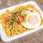 船橋競馬場 東西商会 - 月見焼きそば