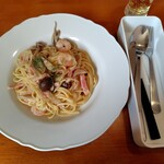 Dining Kitchen BUONO - エビとキノコのペペロンチーノ