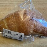 パン工場 - 料理写真:塩パン１２９円。