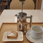 トーコーキッチン - いちごバターケーキ　ホットコーヒー