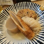 鉄板焼 浜ちゃん - おでん。奥の揚出しだったかな？すごく沁みて美味しい