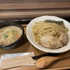 つけ麺 KOZARU - 魚介豚骨つけ麺 900円/チャーシュー 300円