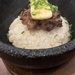 焼肉 ONAKANOMIKATA - バターとニンニクの香りが最高の焼き飯です。
