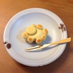 Toraya - 干支菓子「笑み未」