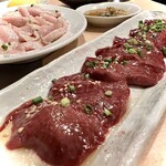 炭火焼 ゆうじ - レバー、ホルモン