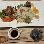 343163327 - 本日のおすすめA「よだれ鶏のぶっかけうどん（冷）」