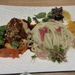 343163331 - 本日のおすすめA「よだれ鶏のぶっかけうどん（冷）」