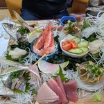 磯料理 一吉 - ヒラメの燻製美味しかった！アジも新鮮！