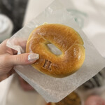HAL'S BAGEL. - あっためて食べたらカリッモチッ感がマシマシ！素材の美味しさがよく分かるから、皆さんも温めてぜひ。