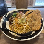四川担々麺 赤い鯨 赤坂店 - 