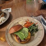 KAKUMEI Burger & cafe - 