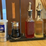 一兎軒 - 卓上の調味料