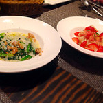 オッジ ダルマット - イチゴの冷製パスタとちぢみホウレンソウとクルミのチーズリゾット