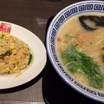久留米ラーメン清陽軒 - 一番人気のセット！(^O^)
