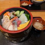 吉里吉里 - 海鮮二段どんぶり（上）