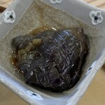 アケル食堂 - なすと大葉の煮浸しはさっぱりとしていて、全体のバランスを整えてくれる一品。