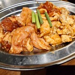 鶴見ホルモンセンター - ミックス焼き