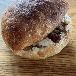 MORETHAN BAKERY - ロデヴ　ラムレーズン　320円