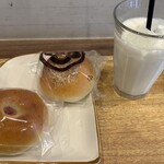 喜福堂 - こしあんパン（2種）とアイスミルク