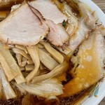 青島食堂 - 青島チャーシュー＋チャーシュー増し５０＋自家製メンマ増し５０