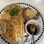 ent eat - パスタランチ、チキン付き。