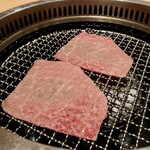日本焼肉はせ川 - 〈雪降り和牛もも肉網焼きしゃぶ〉