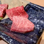 日本焼肉はせ川 - ・三重松坂牛のとうがらし
      ・山形雪降り和牛のイチボ