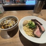 R+ 隠れ家すぎるラーメン屋 - 