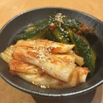 ホルモン焼肉 富や - キムチ2種