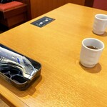 焼肉冷麺やまなか家 - テーブル