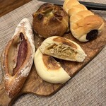 満 曙橋本店 - きんぴら塩麹、チョココロネ、はちみつとゴルゴンゾーラ