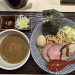 長男、もんたいちお - 