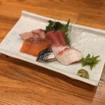 大衆割烹 おちあい - 刺身盛り合わせ