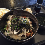 麺Dining セロリの花 - 炭火焼カルビ丼