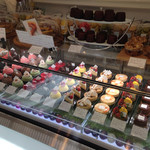 カズノリ イケダ アンディヴィデュエル - ショーケース