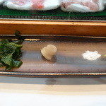 寿司栄 - ミル貝の吸い口と、若布と塩に山葵