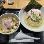#新宿地下ラーメン - 昆布水つけ麺♡麺線キレイ