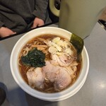 麺や 秀佳 - 醤油ラーメン大盛