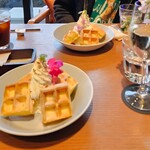 フラワーカフェ BLOOMY'S - 