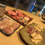YAKINIKUEN 忍鬨 大阪梅田店 - 