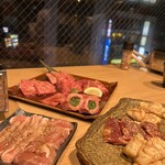 YAKINIKUEN 忍鬨 大阪梅田店 - 