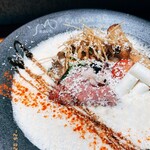 SALMON NOODLE 3.0おおいた - ハチミツしみしみのバゲットはスープにダイブしてあり得ない旨さ❤︎ 飛ぶ笑