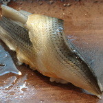 寿司栄 - 新子（２枚重ね）