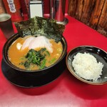 豚骨醤油ラーメン 王道家 柏店 - 
